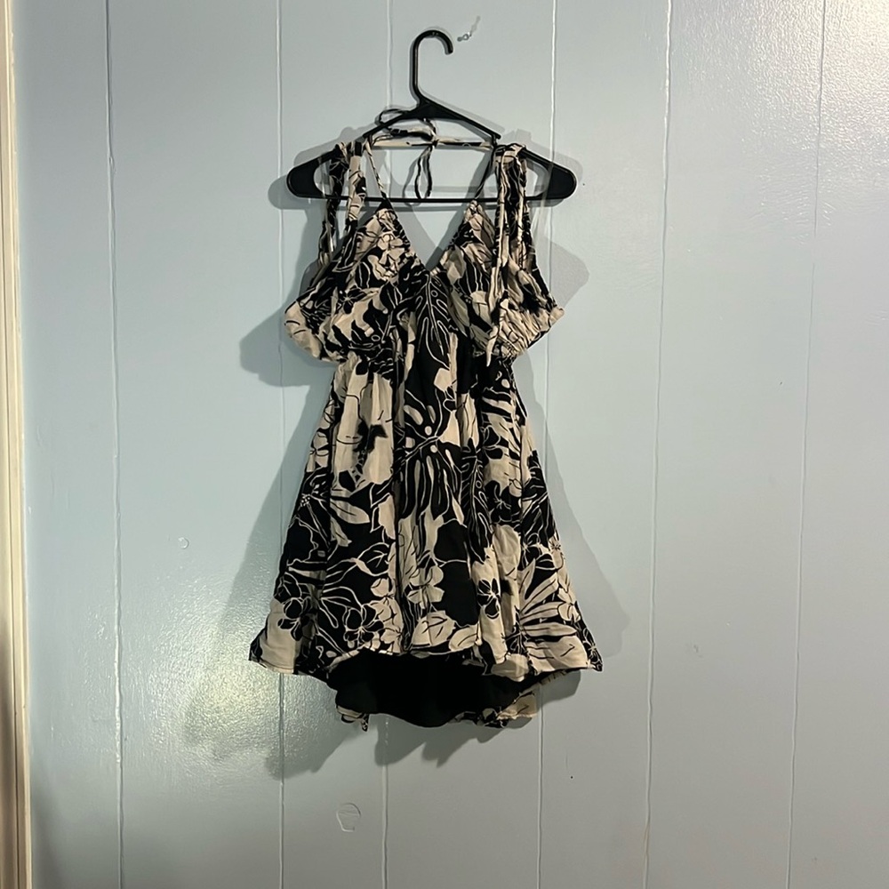 Sleeveless baby doll dress floral